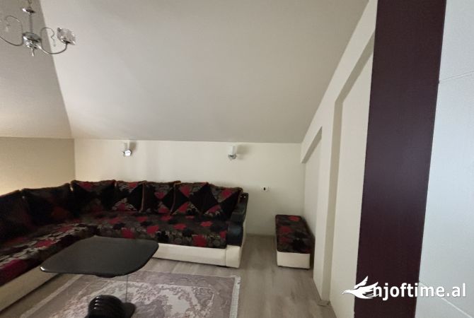 Shtepi me qera 2+1 ne Tirane - 400 Euro