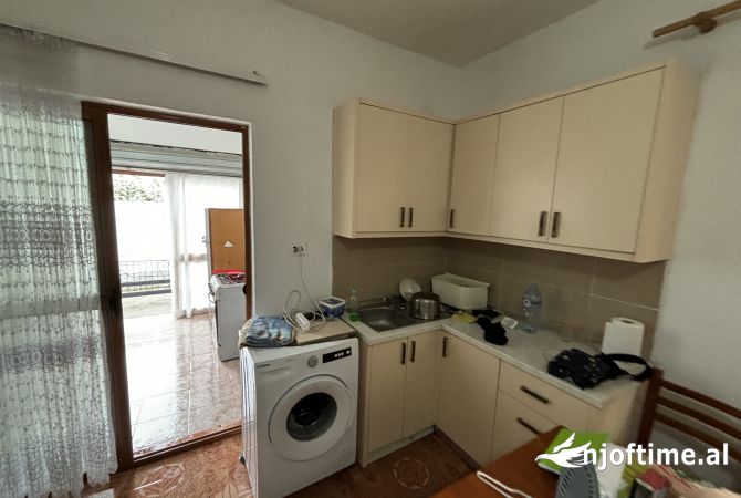 Shtepi me qera Apartament ne Tirane, 1+1, Mobilimi E mobiluar, Pagesa 280  Euro.