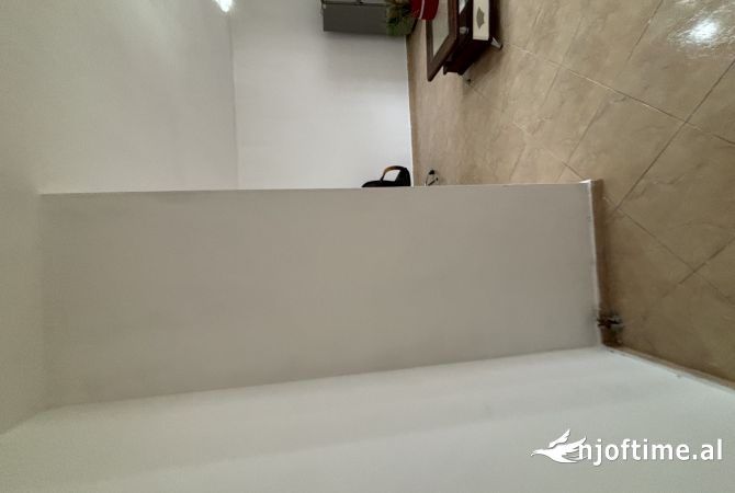 Shtepi me qera Apartament ne Tirane, 1+1, Mobilimi Bosh, pa mobiluar, Pagesa 350  Euro.