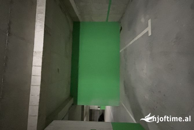 Shtepi me qera Apartament ne Tirane, 2+1, Mobilimi Bosh, pa mobiluar, Pagesa 500  Euro.