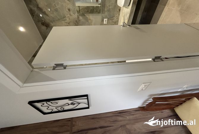 Shtepi me qera Apartament ne Tirane, Garsoniere, Mobilimi E mobiluar, Pagesa 300  Euro.