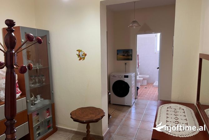 Shtepi me qera Apartament ne Tirane, 1+1, Mobilimi E mobiluar, Pagesa 500  Euro.