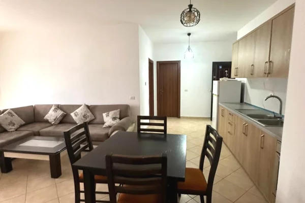 Shtepi me qera 2+1 ne Tirane - 450 Euro