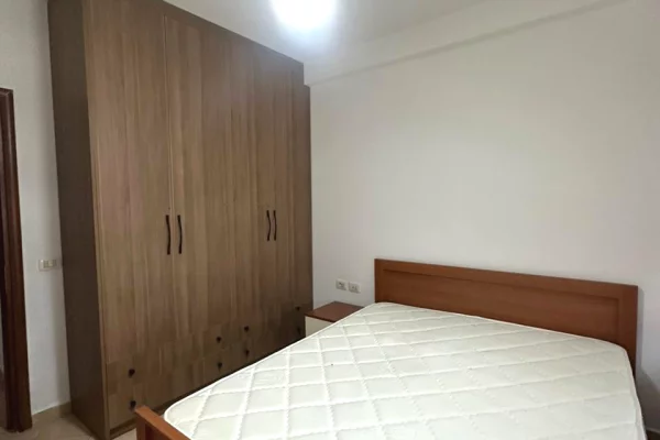 Shtepi me qera 2+1 ne Tirane - 450 Euro