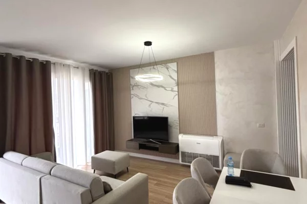 Shtepi me qera 2+1 ne Tirane - 800 Euro