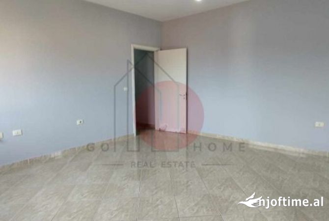 Shtepi me qera Apartament ne Tirane, 2+1, Mobilimi Bosh, pa mobiluar, Pagesa 300  Euro.