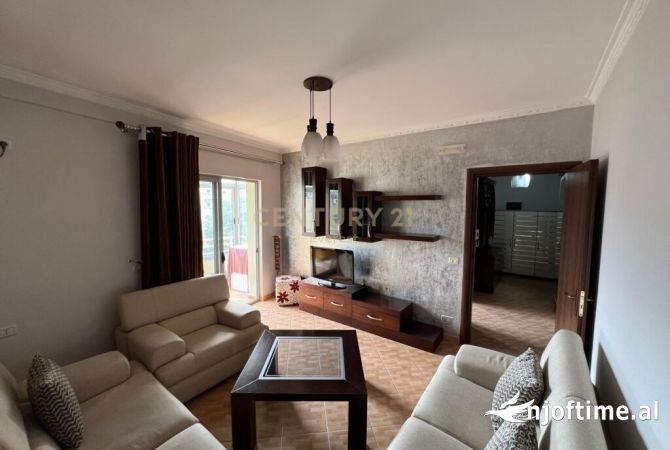 Jepet me Qira Apartament 2+1 tek Shkolla e Bashkuar