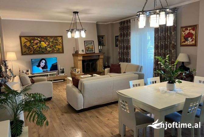 Shtepi me qera 3+1 ne Tirane - 1,650 Euro