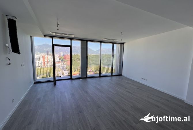 Ambient biznesi me qera 3+1 ne Tirane - 1,300 Euro