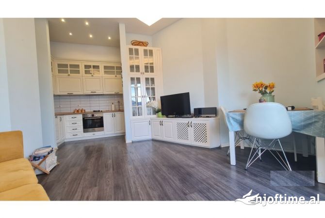 Shtepi me qera 2+1 ne Tirane - 700 Euro