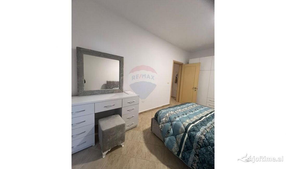 Shtepi me qera Apartament ne Tirane, 2+1, Mobilimi E mobiluar, Pagesa 700  Euro.