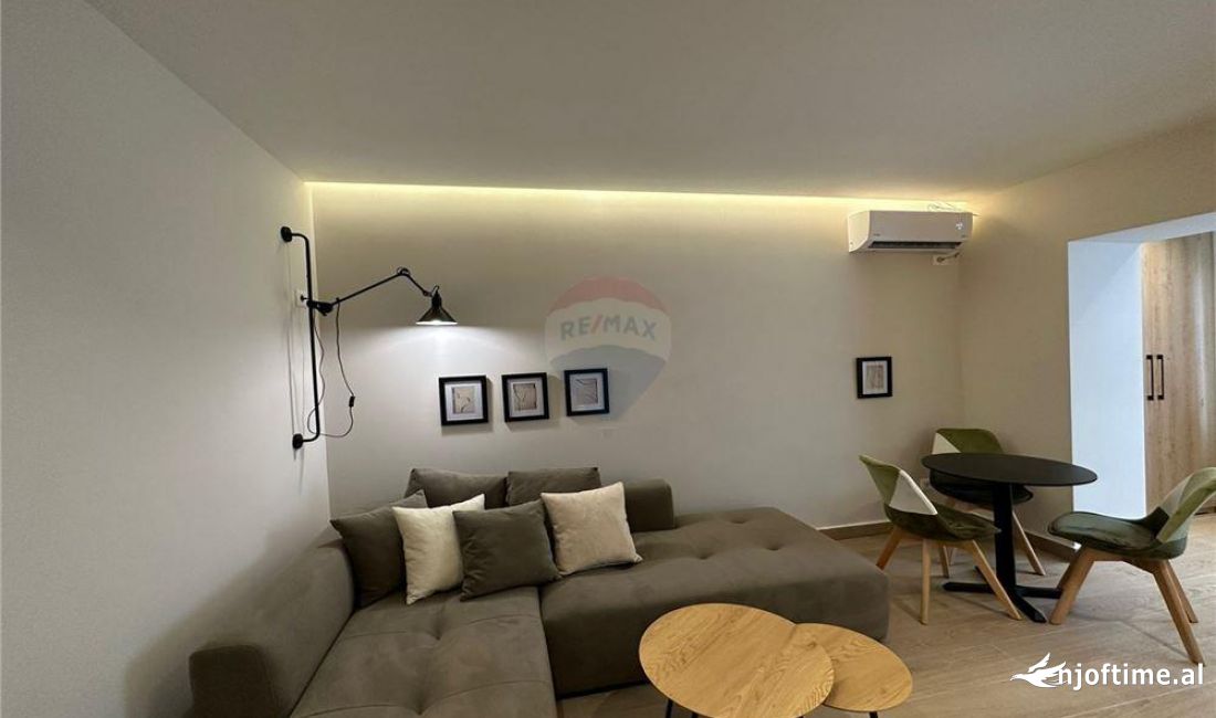 Shtepi me qera Apartament ne Tirane, 1+1, Mobilimi E mobiluar, Pagesa 550  Euro.