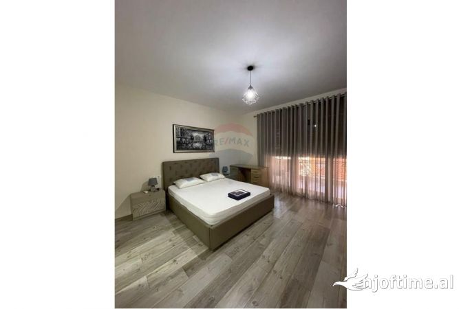 Shtepi me qera 2+1 ne Tirane - 1,100 Euro