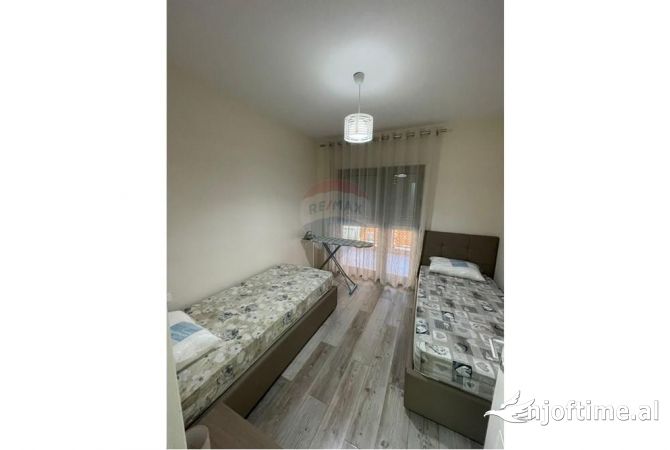 Shtepi me qera 2+1 ne Tirane - 1,100 Euro