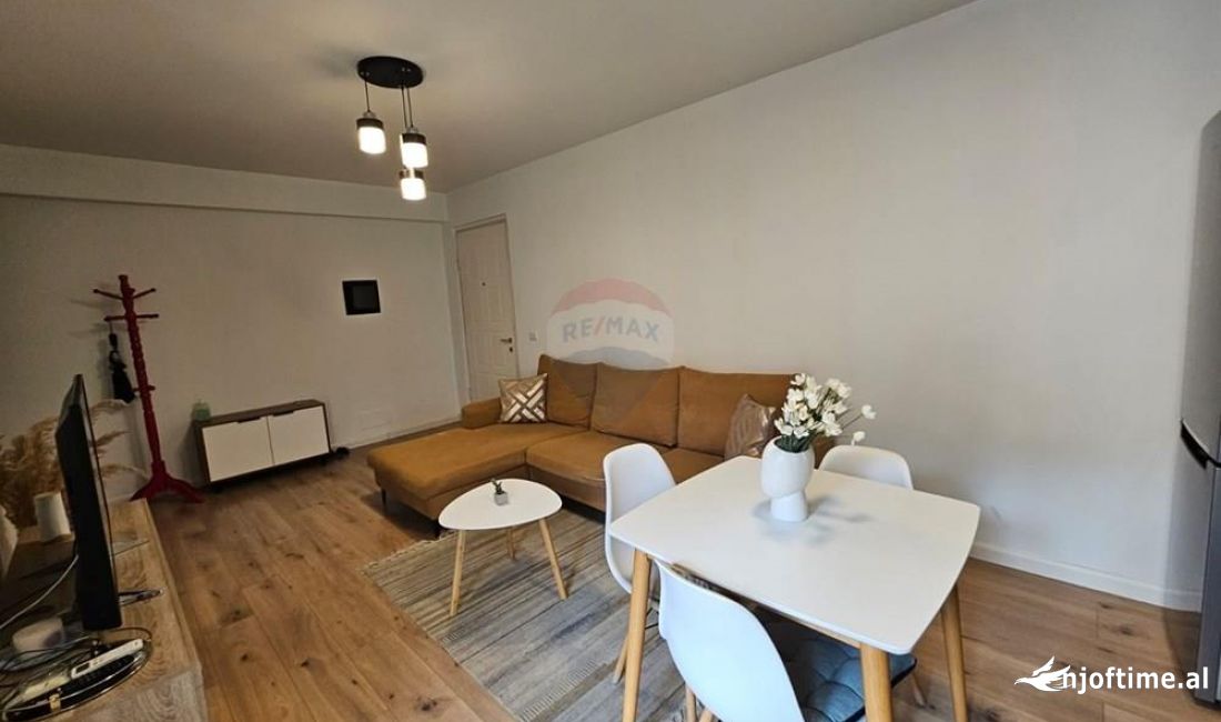 Shtepi me qera Apartament ne Tirane, 1+1, Mobilimi E mobiluar, Pagesa 700  Euro.