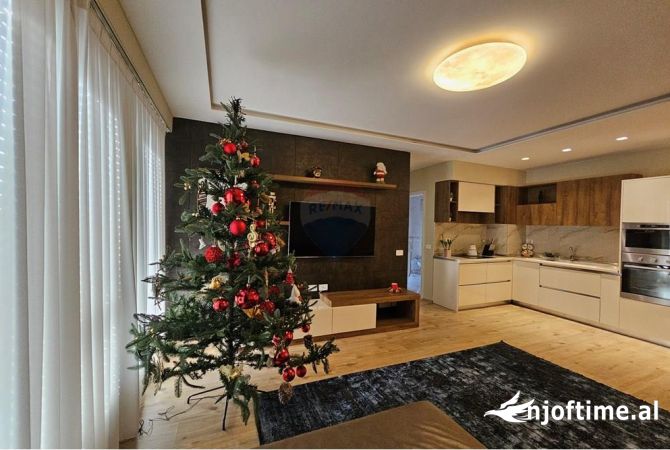 Shtepi ne shitje Apartament ne Tirane, 2+1, Mobilimi E mobiluar, Pagesa 245,000  Euro.