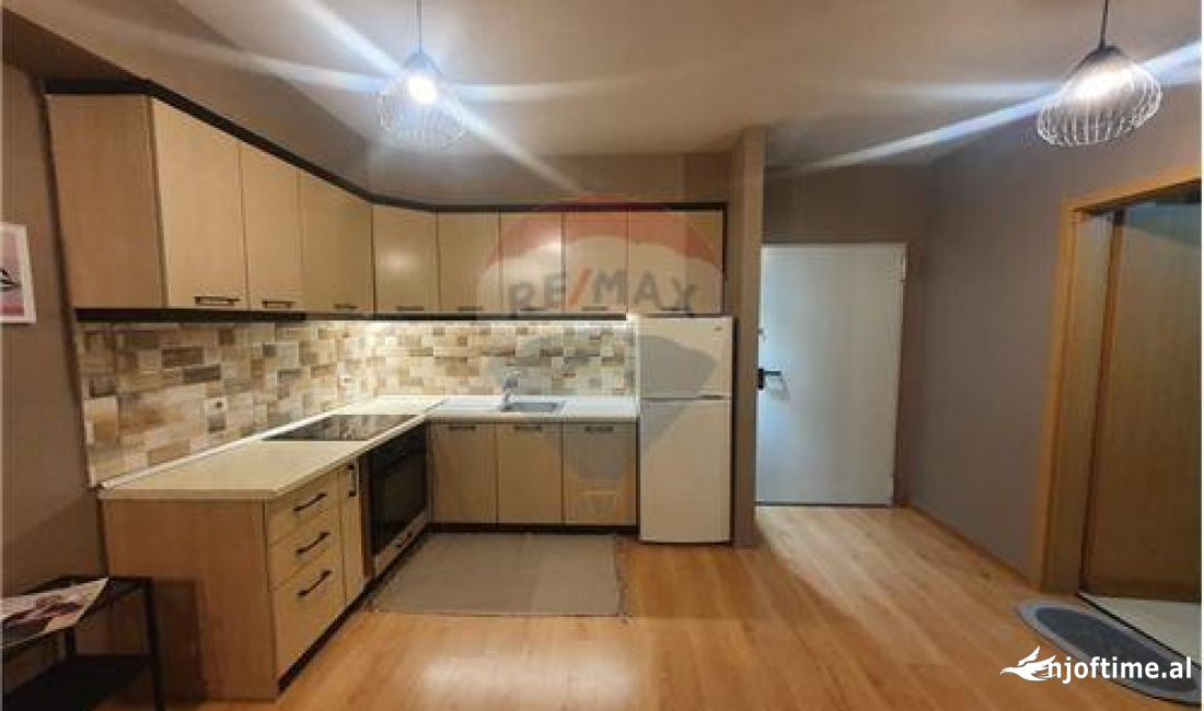Shtepi me qera Apartament ne Tirane, 1+1, Mobilimi E mobiluar, Pagesa 500  Euro.