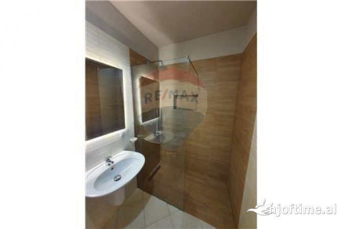 Shtepi me qera Apartament ne Tirane, 1+1, Mobilimi E mobiluar, Pagesa 500  Euro.