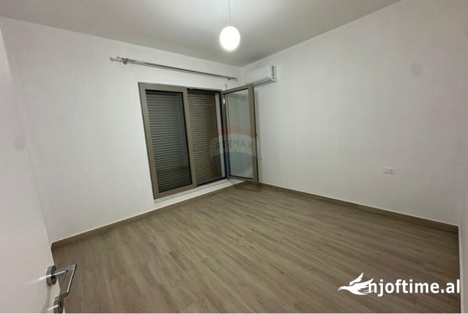 Shtepi me qera 2+1 ne Tirane - 900 Euro