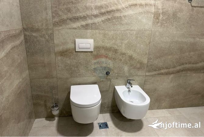 Shtepi me qera 2+1 ne Tirane - 900 Euro