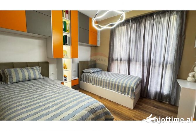 Shtepi ne shitje Apartament ne Tirane, 2+1, Mobilimi E mobiluar, Pagesa 215,000  Euro.
