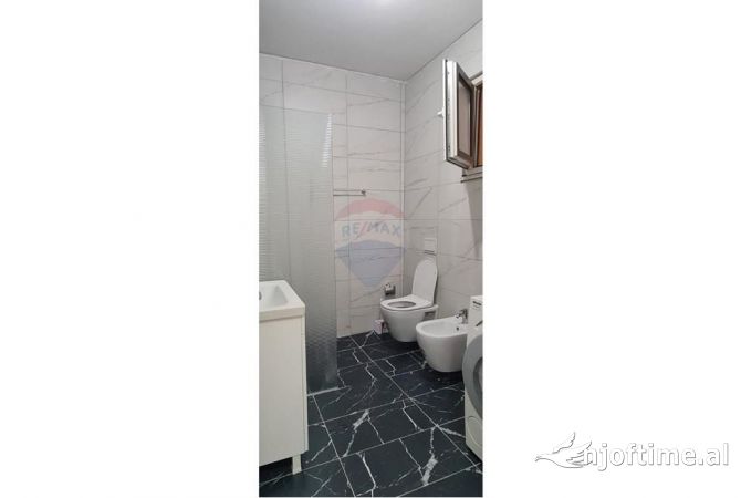 Shtepi me qera 2+1 ne Tirane - 650 Euro