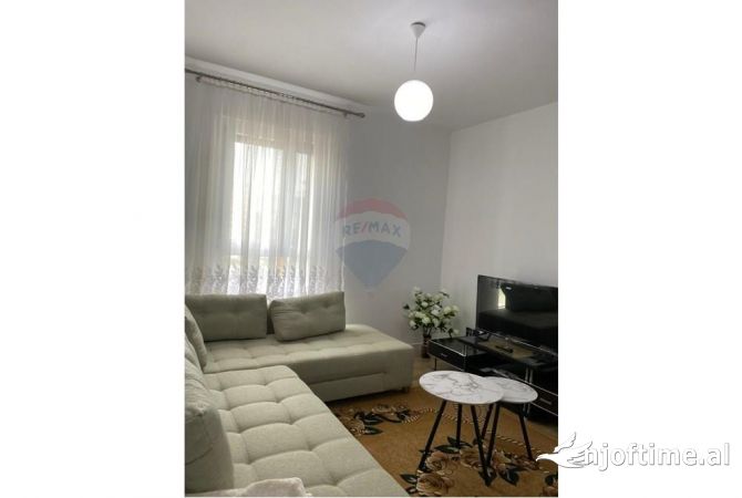 Shtepi me qera Apartament ne Tirane, 2+1, Mobilimi E mobiluar, Pagesa 650  Euro.