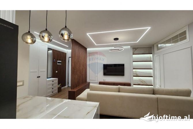 Shtepi me qera 2+1 ne Tirane - 1,200 Euro