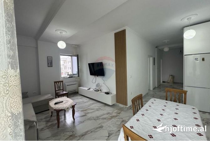 Shtepi me qera 2+1 ne Tirane - 750 Euro