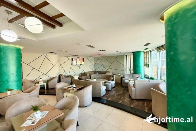 Ambient biznesi me qera 2+1 ne Tirane - 3,000 Euro