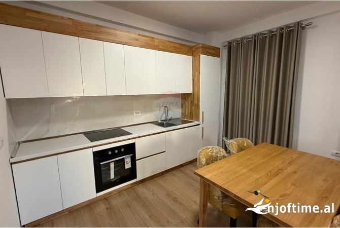 Shtepi me qera 2+1 ne Tirane - 800 Euro
