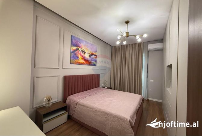 Shtepi me qera 2+1 ne Tirane - 1,300 Euro