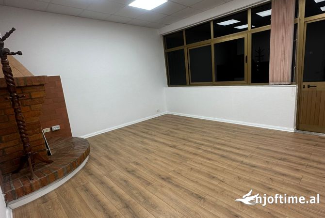 Casa in affitto 5+1 a Tirana - 1,500 Euro