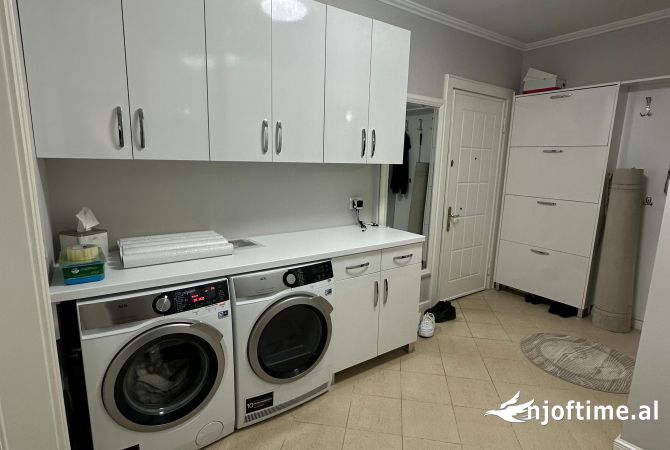 Shtepi ne shitje Apartament ne Tirane, 2+1, Mobilimi E mobiluar, Pagesa 280,000  Euro.