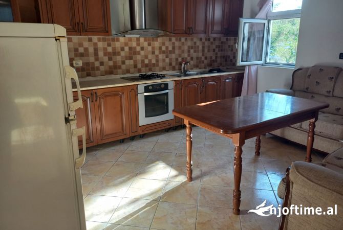 Shtepi me qera 1+1 ne Tirane - 30,000 Leke
