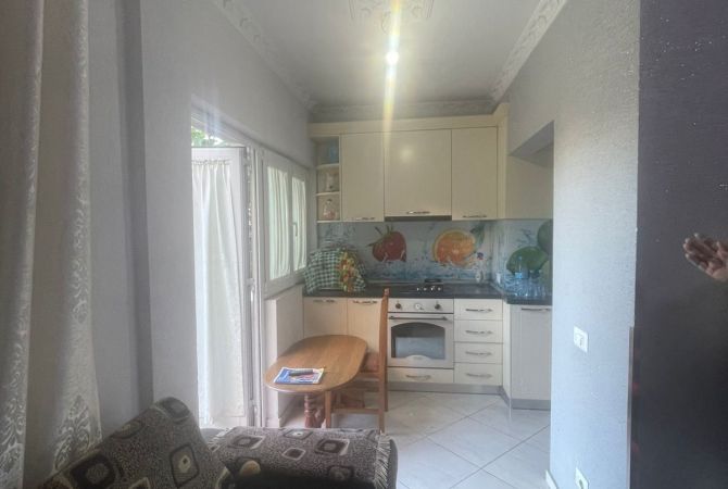 Shtepi me qera Apartament ne Tirane, 2+1, Mobilimi E mobiluar, Pagesa 35,000  Leke.