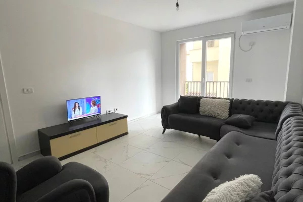 Shtepi me qera Apartament ne Tirane, 2+1, Mobilimi E mobiluar, Pagesa 40,000  Leke.