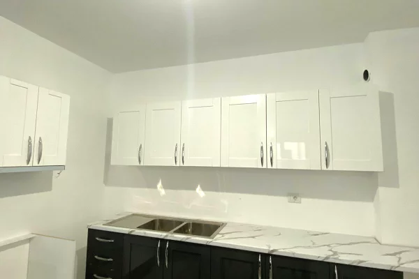 Shtepi me qera 2+1 ne Tirane - 30,000 Leke