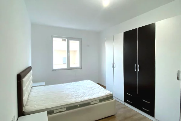 Shtepi me qera 2+1 ne Tirane - 30,000 Leke