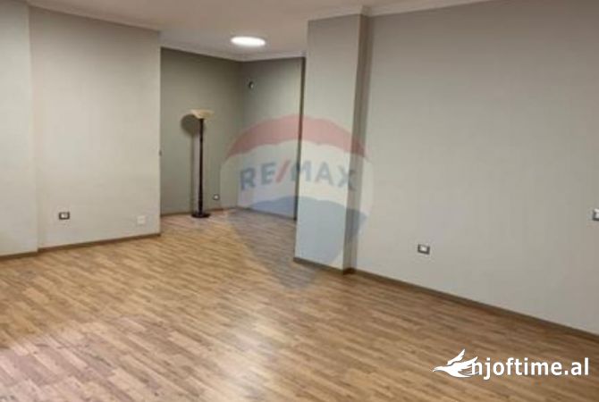 Ambient biznesi me qera 3+1 ne Tirane - 550 Euro