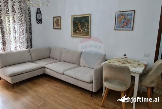 Shtepi me qera 2+1 ne Tirane - 700 Euro