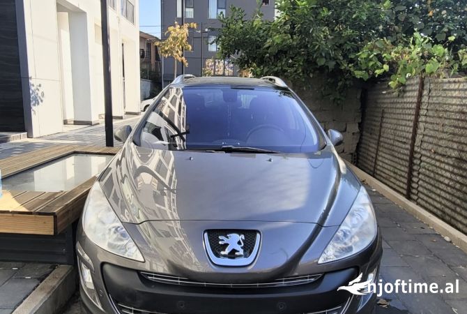 Makina ne shitje ne Tirane - 3,699 Euro