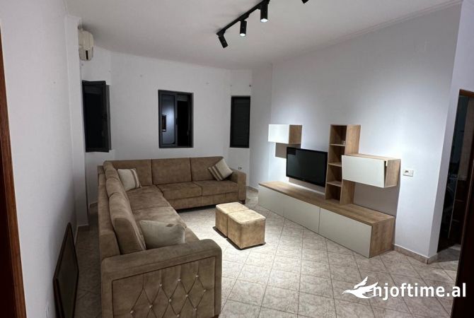 Shtepi me qera 2+1 ne Tirane - 400 Euro