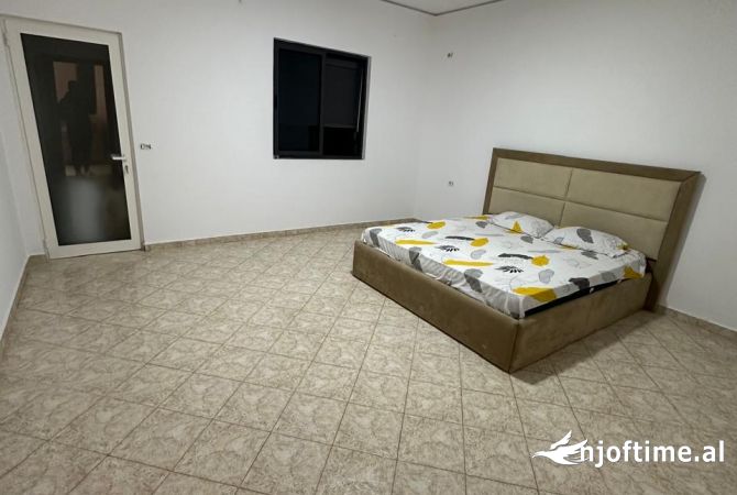 Shtepi me qera 2+1 ne Tirane - 400 Euro