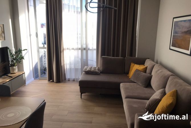 Shtepi me qera 2+1 ne Tirane - 650 Euro