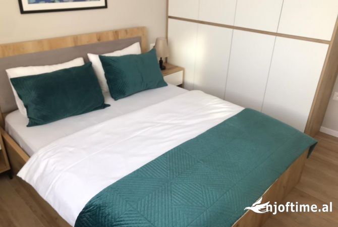 Shtepi me qera Apartament ne Tirane, 2+1, Mobilimi E mobiluar, Pagesa 650  Euro.