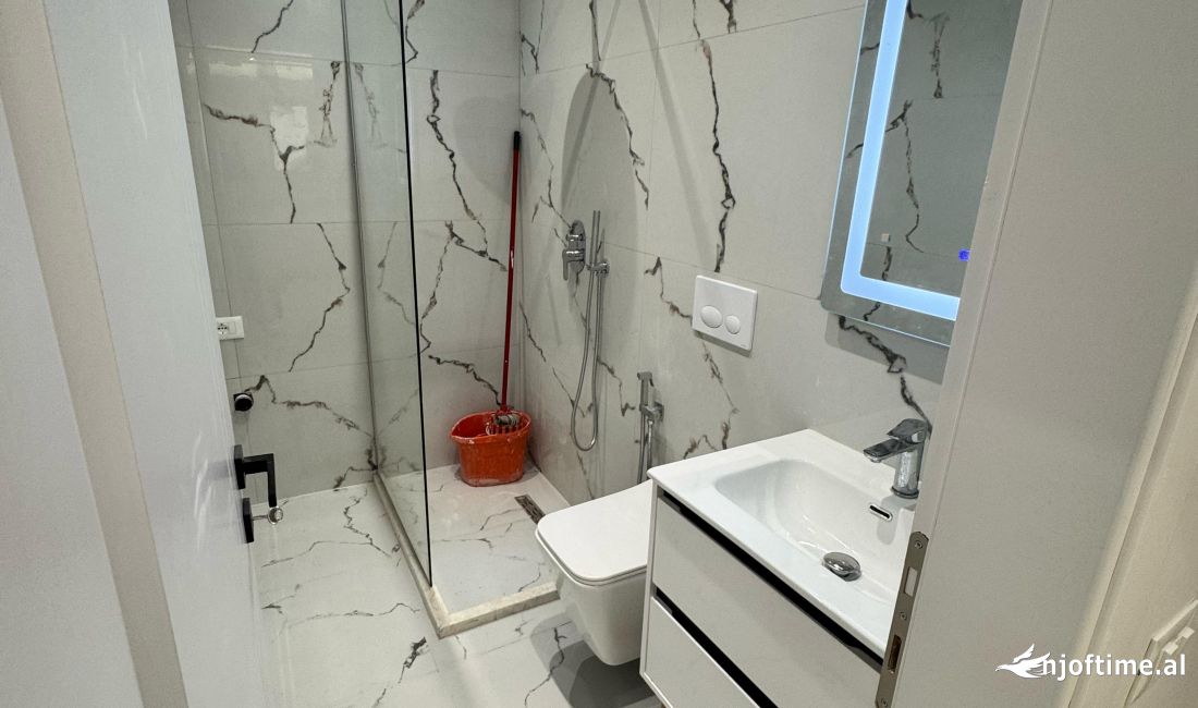 Shtepi ne shitje Apartament ne Tirane, 1+1, Mobilimi Bosh, pa mobiluar, Pagesa 120,000  Euro.