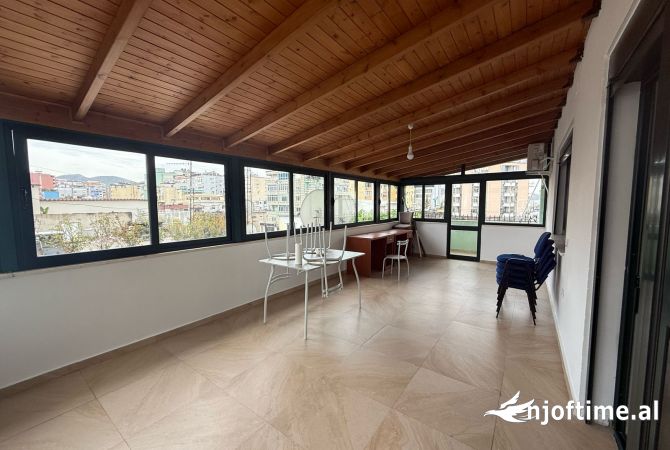Ambient biznesi me qera 3+1 ne Tirane - 1,700 Euro