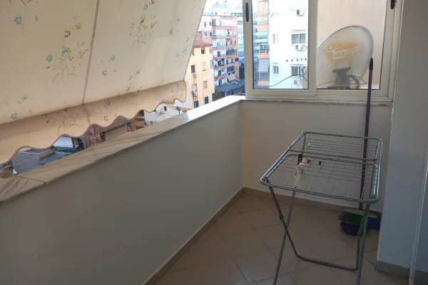 Shtepi me qera Apartament ne Tirane, 2+1, Mobilimi E mobiluar, Pagesa 70,000  Leke.