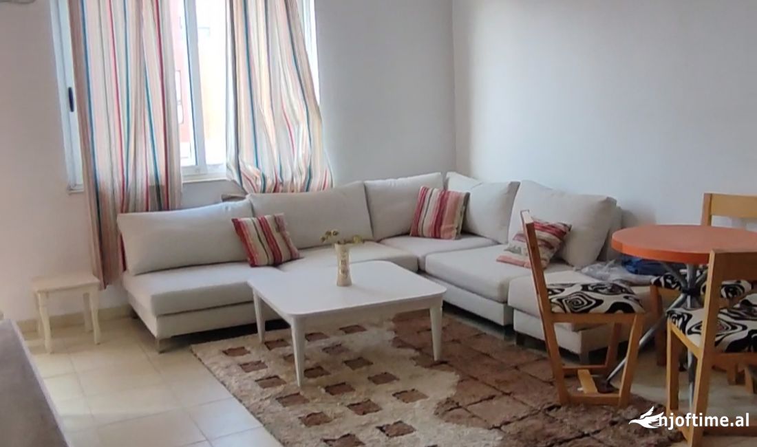 Shtepi me qera Apartament ne Tirane, 1+1, Mobilimi E mobiluar, Pagesa 40,000  Leke.